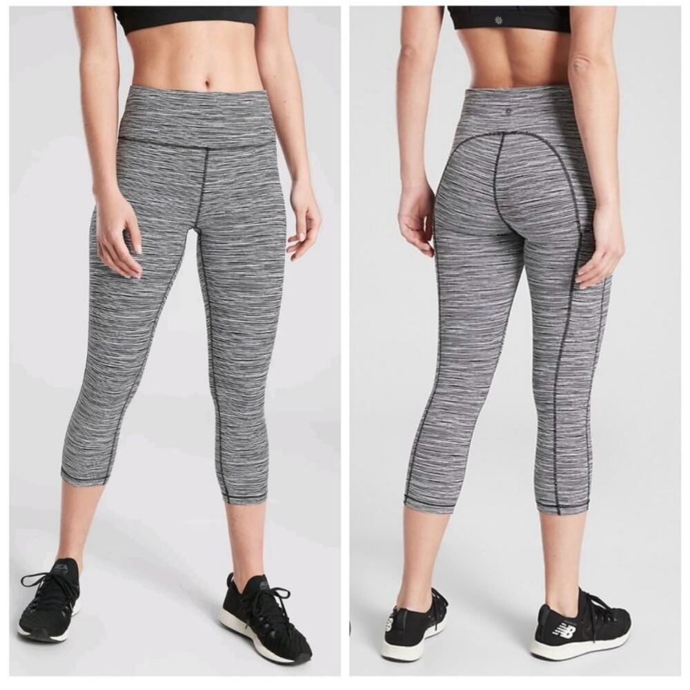 EUC Athleta ultimate capri leggings